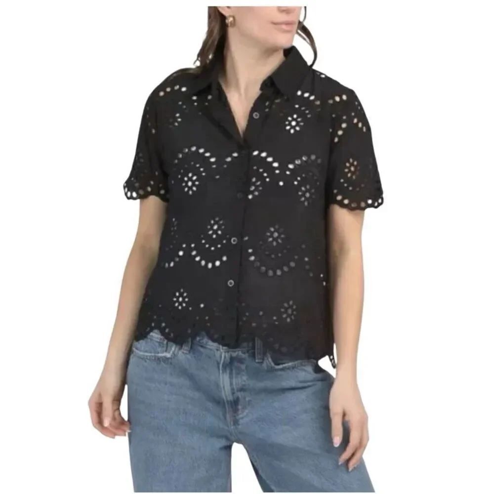 Adiva eyelet black collared short sleeve top Small